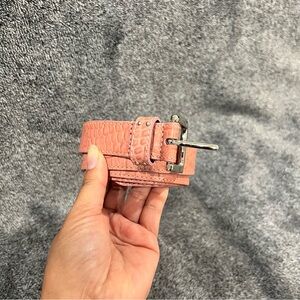 Pink crocodile embossed leather belt with a silver-toned buckle size L ( 39” )